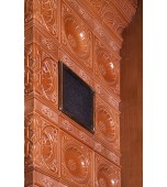 Изразцовый камин с топкой, открывающейся вертикально.