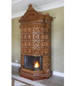 Изразцовый камин с эркером и короной.