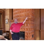 Изразцовый камин с топкой, открывающейся вертикально.