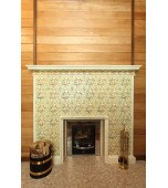 Изразцовый экран в банном комплексе.