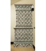 Печь с сюжетными многоцветными изразцами.