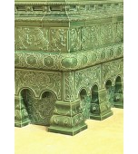 Печь с сюжетными изразцами.