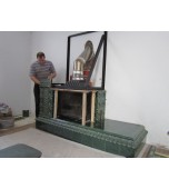 Монтаж изразцового камина с двусторонней топкой.