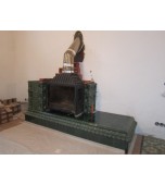 Монтаж изразцового камина с двусторонней топкой.