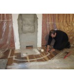 Монтаж изразцового камина с овальным эркером