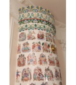 Полукруглая печь с изразцами, расписанными по сырой эмали.