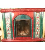 Изразцовый камин с вертикальной топкой.