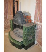 Монтаж изразцового камина с овальным эркером