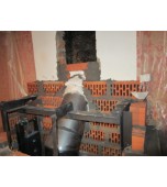 Монтаж изразцового камина с овальным эркером