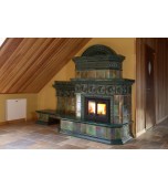 Изразцовый камин с поливами.