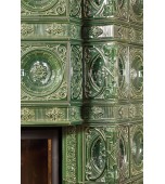 Изразцовый камин с овальным эркером.