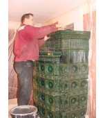 Монтаж изразцового камина с овальным эркером