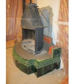 Монтаж изразцового камина с овальным эркером