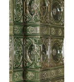 Изразцовый камин с овальным эркером.