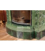 Изразцовый камин с овальным эркером.