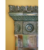 Изразцовый камин с поливами.