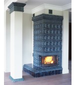 Изразцовый камин в нише.