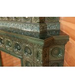 Изразцовый камин с классической компоновкой.