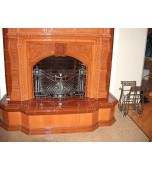 Изразцовый камин с расписным панно и зеркало