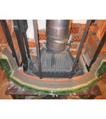 Монтаж изразцового камина с овальным эркером