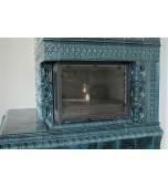 Изразцовый камин в нише.