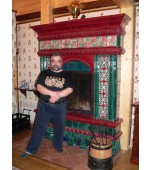 Изразцовый камин с вертикальной топкой.