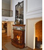 Изразцовый камин с расписным панно и зеркало