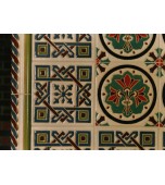 Камин с орнаментальными цветными изразцами