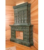 Изразцовый камин с классической компоновкой.