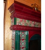 Изразцовый камин с вертикальной топкой.