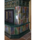 Изразцовый камин с поливами.