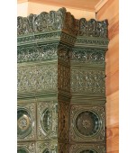 Изразцовый камин с классической компоновкой.