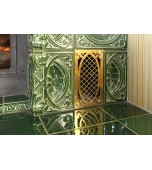 Изразцовый камин с лабрадором.