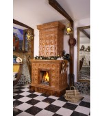 Изразцовый камин с классической архитектурой камерных размеров.