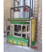 Монтаж изразцового камина с кронштейнами.